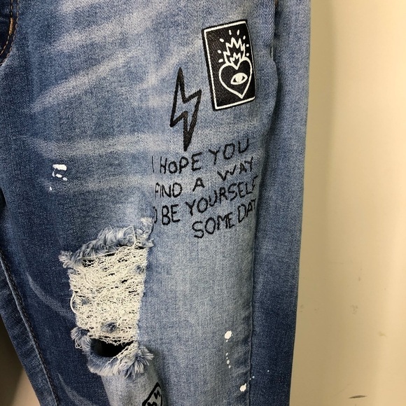 RED fox Distressed denim - Picture 9 of 14